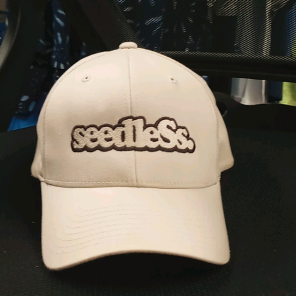 Seedless flexfit hat